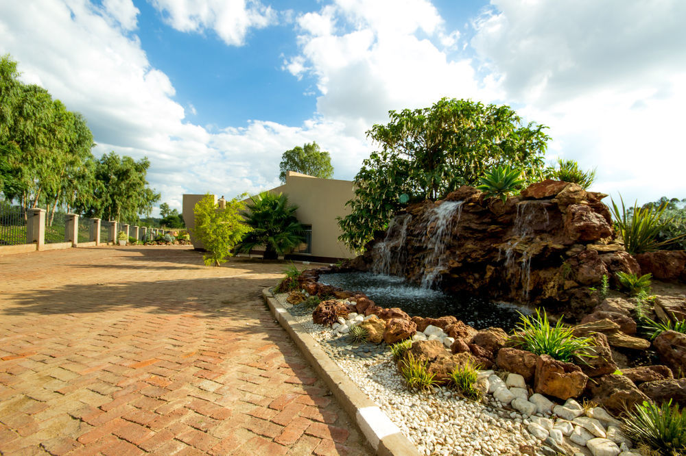 Riverstone Guest Lodge Harare Exteriör bild